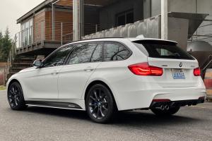 BMW 330i xDrive Touring M Sport 2017 года  (NA)